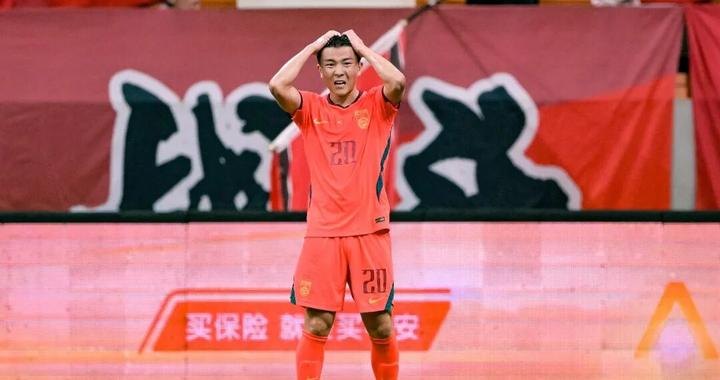 两连败净吞8球!国足0比5巴勒斯坦,半场丢3球+队史首负对手